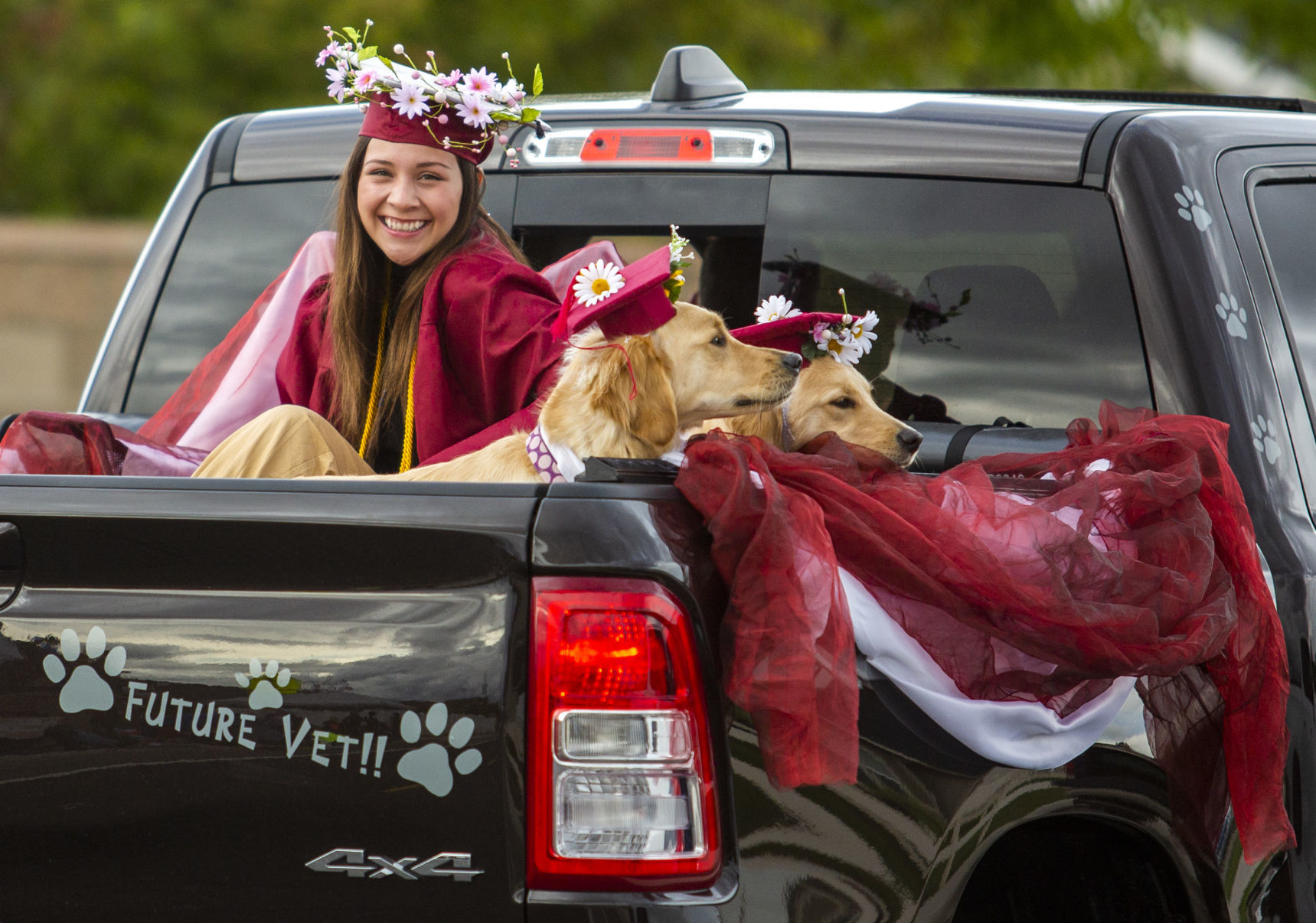 Canyon Ridge seniors honored in graduation parade